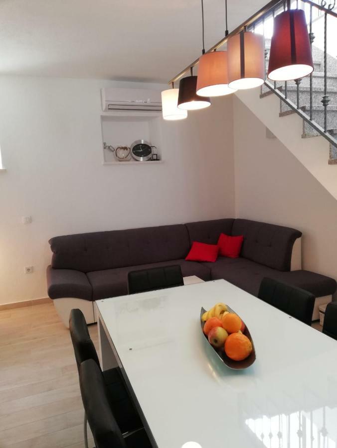 Apartment Porat Trogir Eksteriør bilde